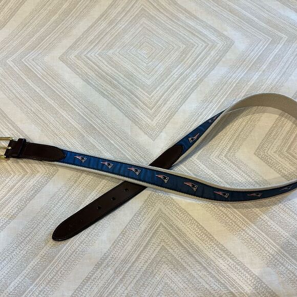 Vineyard Vines Mens Canvas Club Belt with New England Patriots - Size 40 - Picture 1 of 7